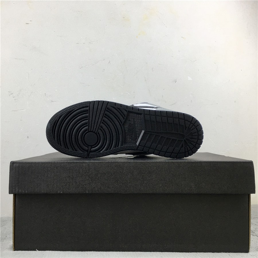 Air Jordan 1 Retro Low "Light Smoke Gray" фото № 7