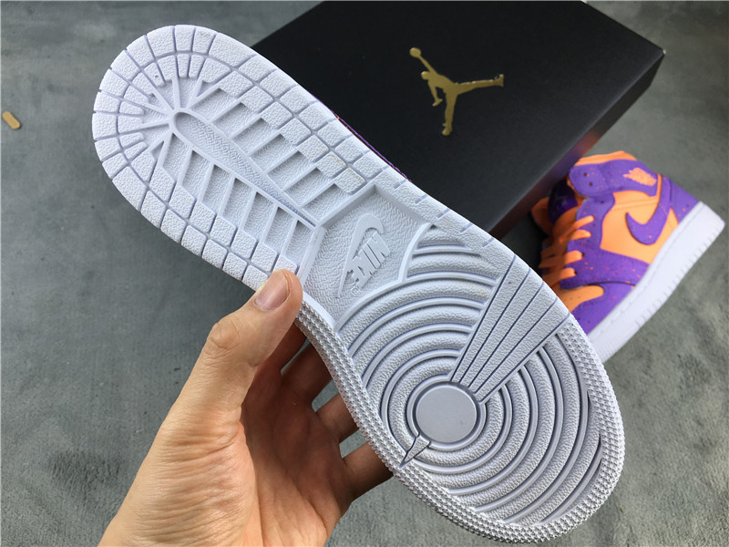 Air Jordan 1 Mid SE GS "Atomic Pulse" фото № 5