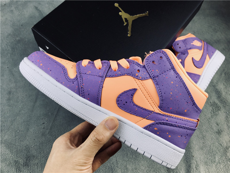 Air Jordan 1 Mid SE GS "Atomic Pulse" фото № 9