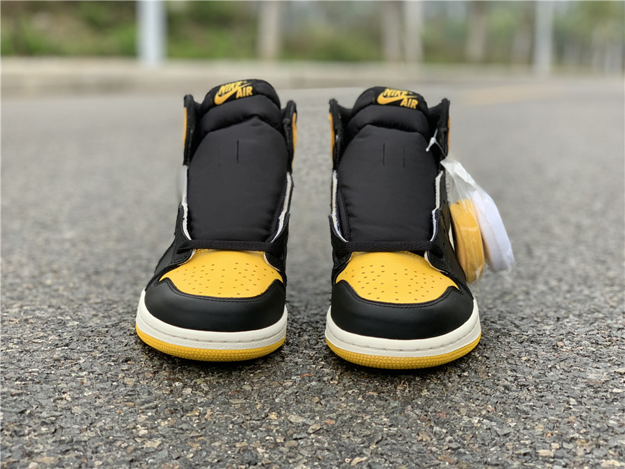 Air Jordan 1 "Yellow Toe" фото № 3