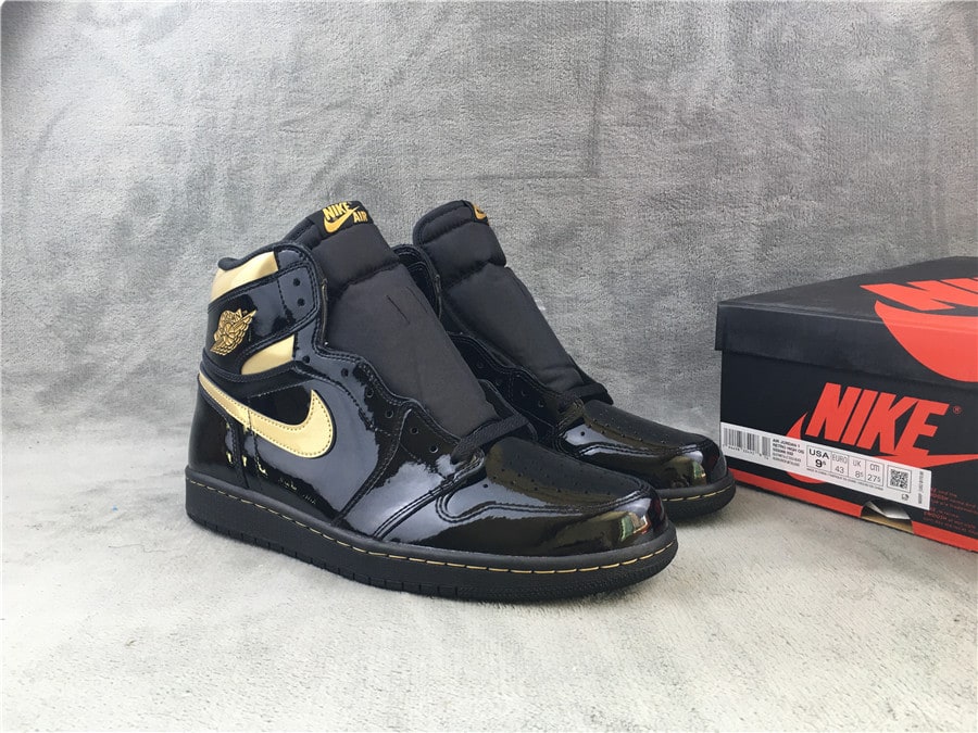 Air Jordan 1 Retro High OG "Black/Metallic Gold" фото № 4