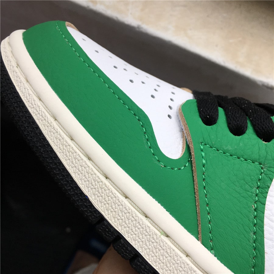 Air Jordan 1 Retro High OG "Lucky Green" фото № 9