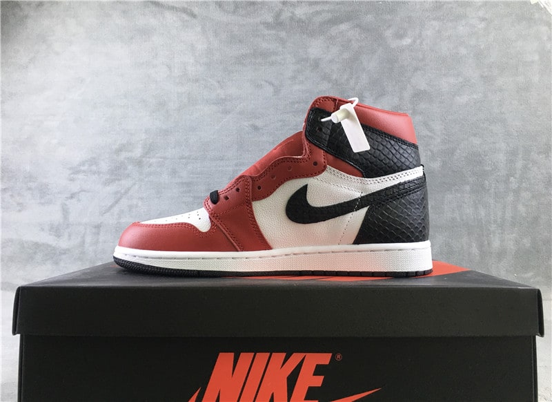 Air Jordan 1 Retro High OG "Satin Snake" фото № 2