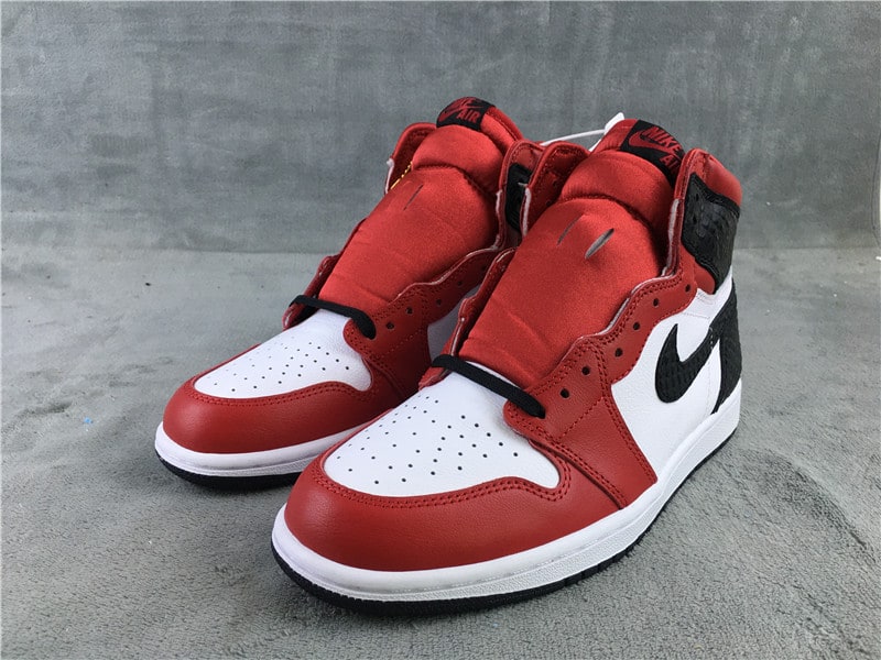 Air Jordan 1 Retro High OG "Satin Snake" фото № 5