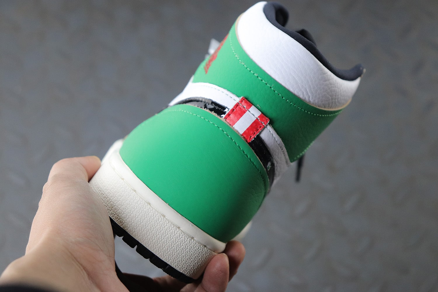 Air Jordan 1 Retro High OG "Lucky Green" фото № 5