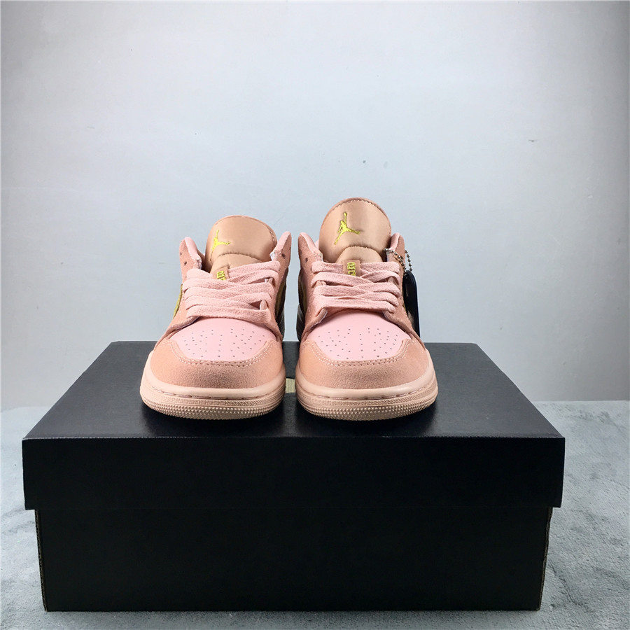 Air Jordan 1 Lows "Coral and Club Gold" фото № 3