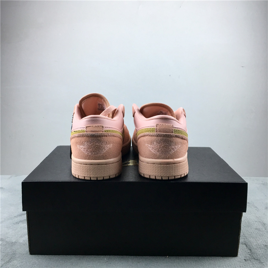 Air Jordan 1 Lows "Coral and Club Gold" фото № 6