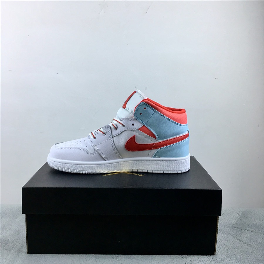 Air Jordan 1 GS "Topaz Mist" фото № 4