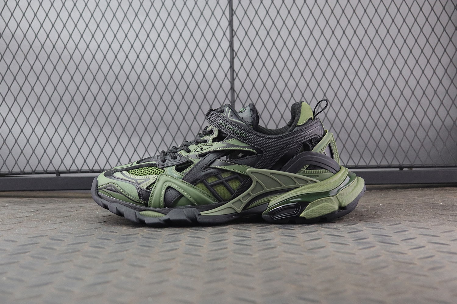 Balenciaga Track 2.0 "Army Green" фото № 2