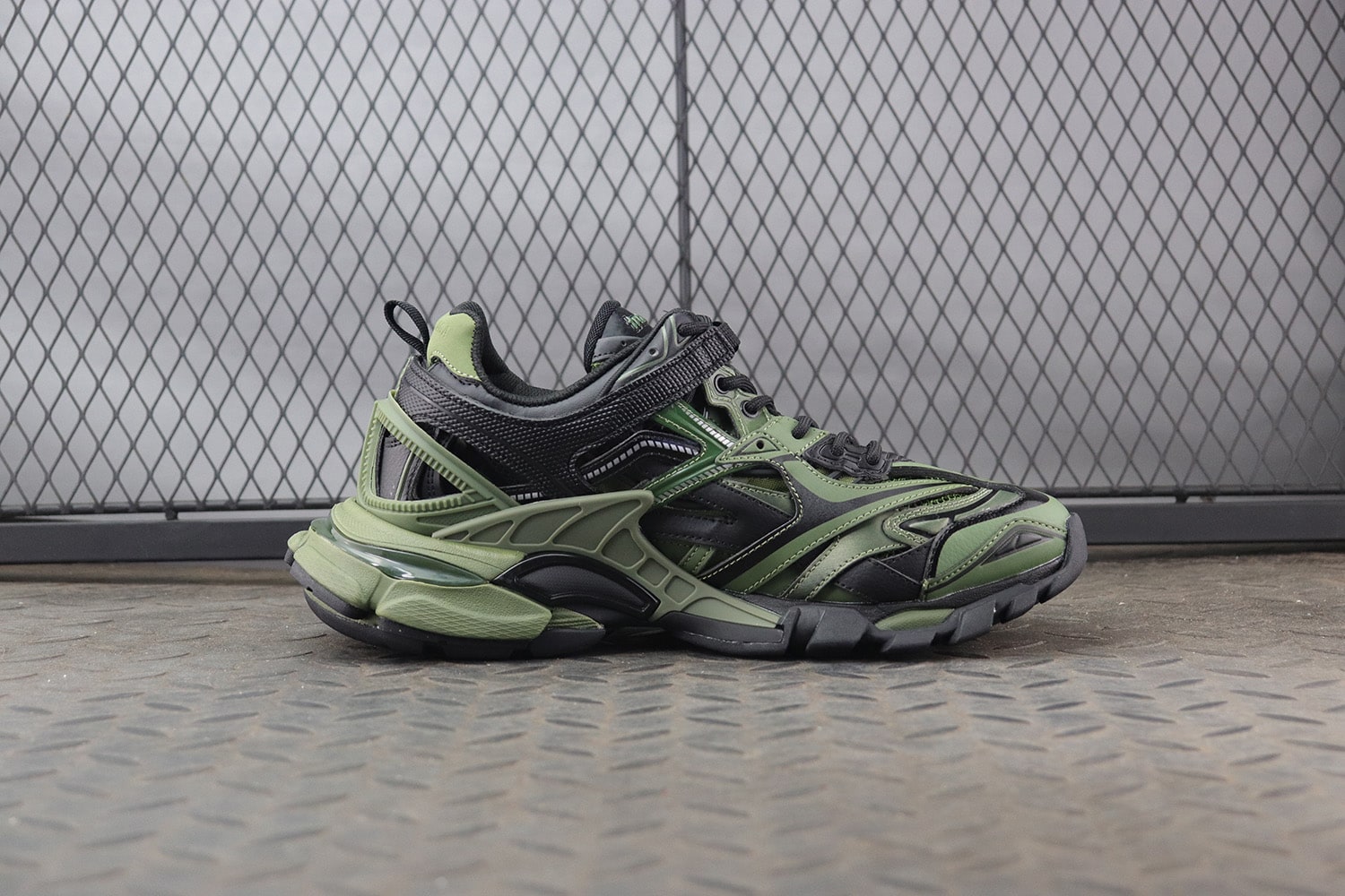 Balenciaga Track 2.0 "Army Green" фото № 3