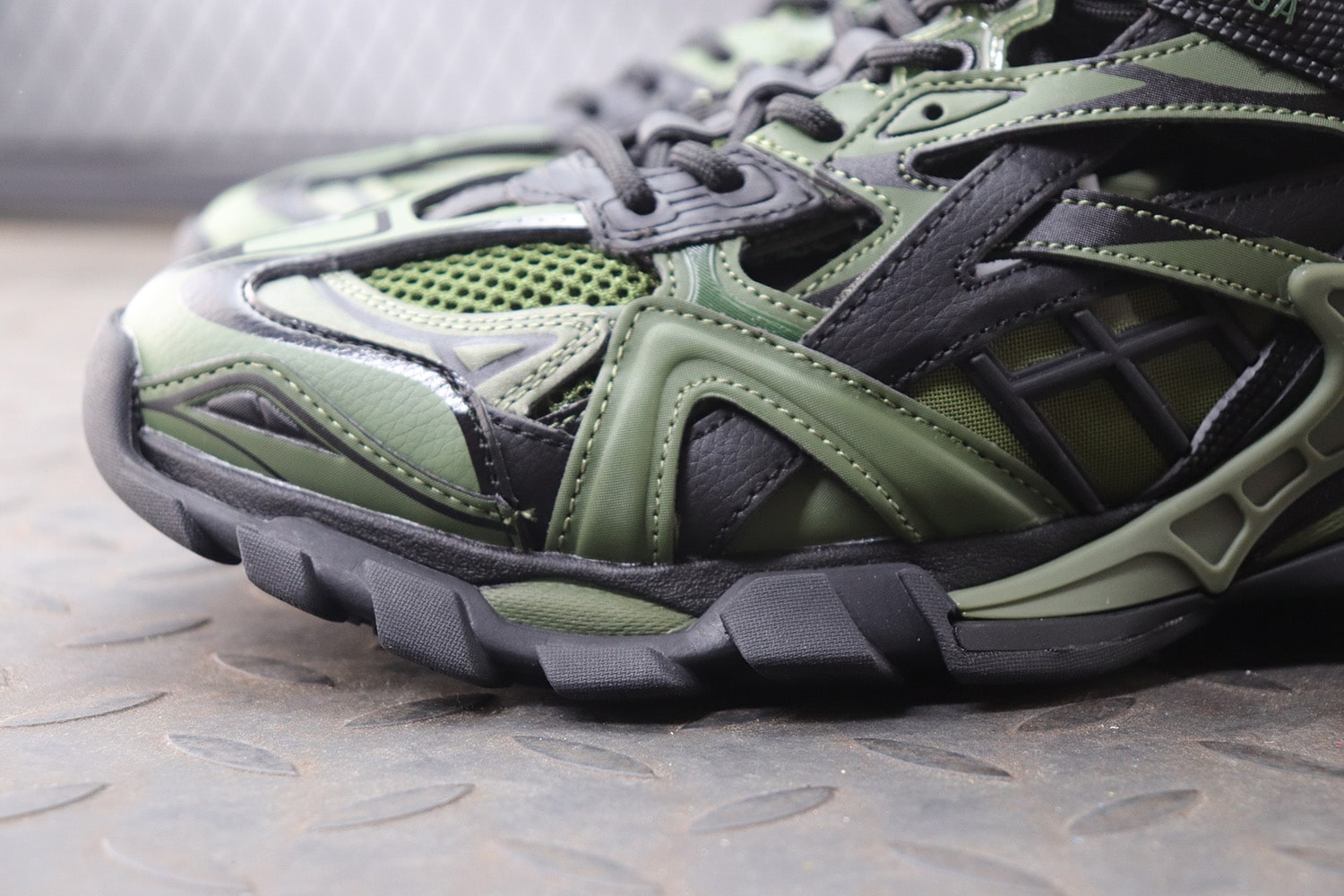 Balenciaga Track 2.0 "Army Green" фото № 8