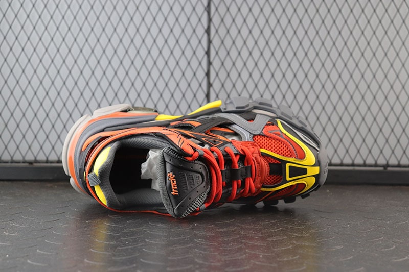 Balenciaga Track 2.0 "Safari" фото № 4