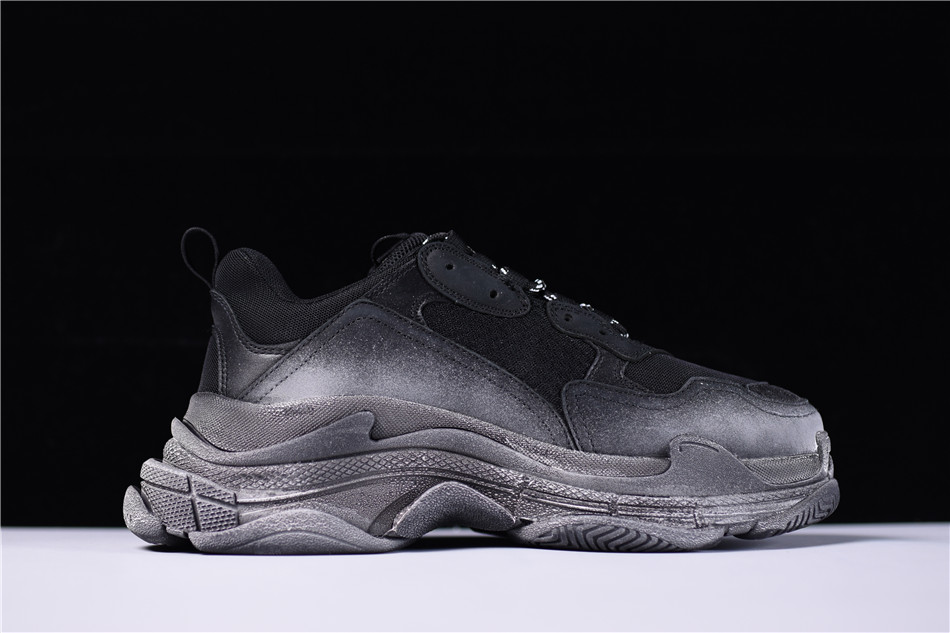 Balenciaga Triple S "Nubuc Noir" фото № 3