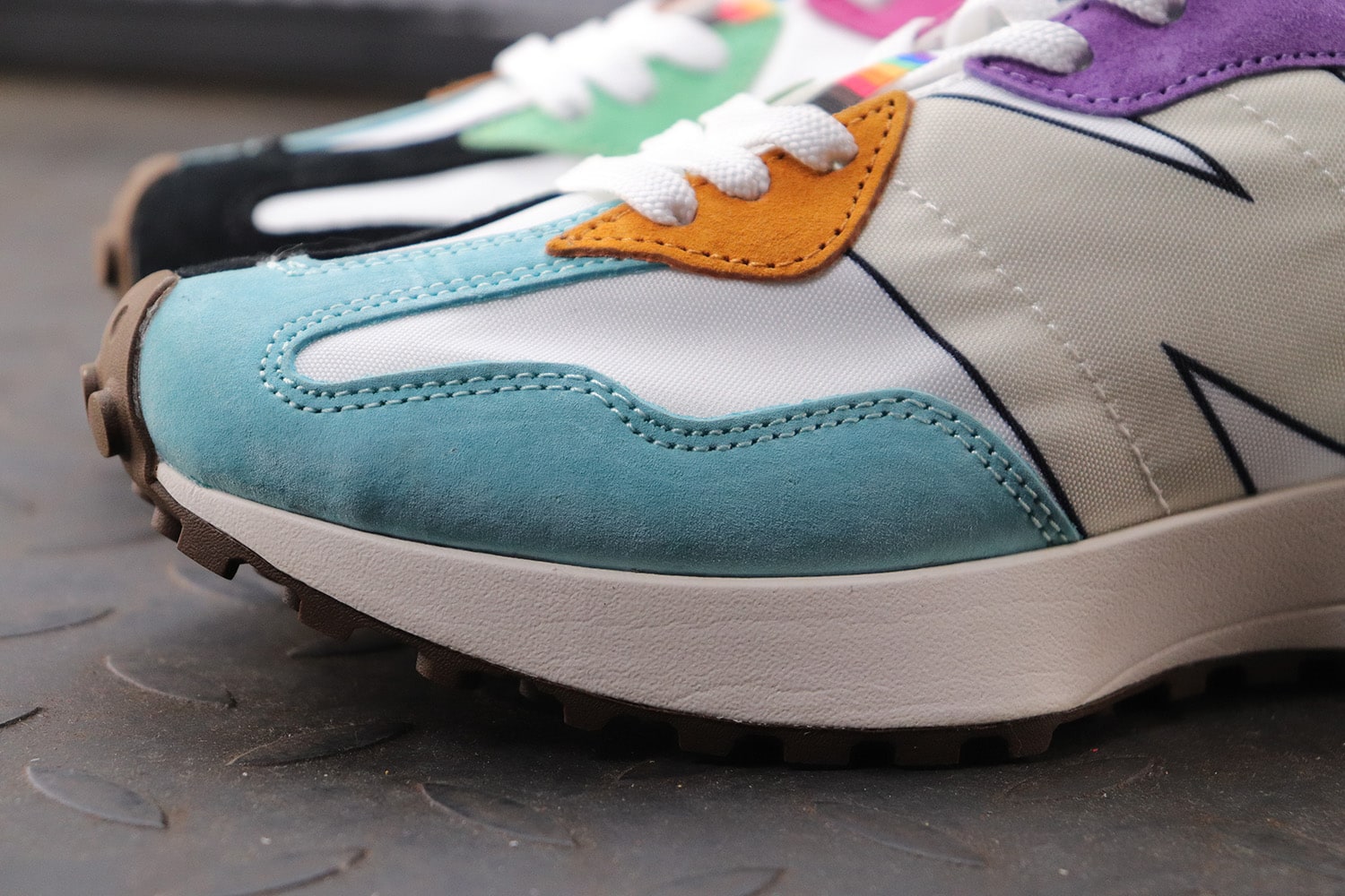 New Balance 327 "Multicolor" фото № 8