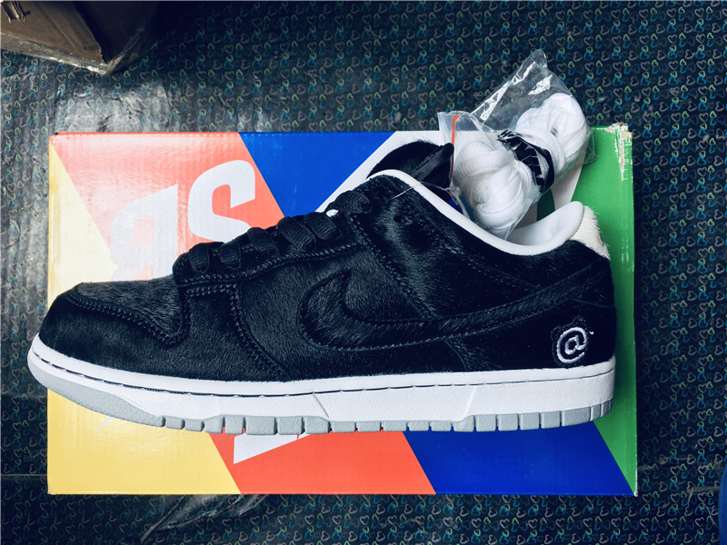 Medicom x Nike SB Dunk Low "BEARBRICK" фото № 9