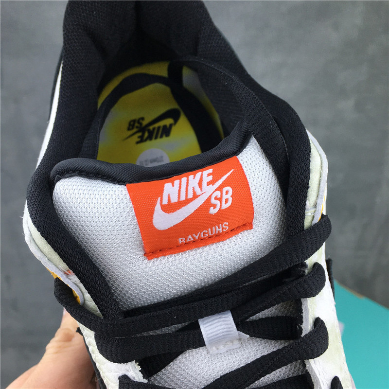 Nike SB Dunk Low Pro "Raygun White" фото № 3