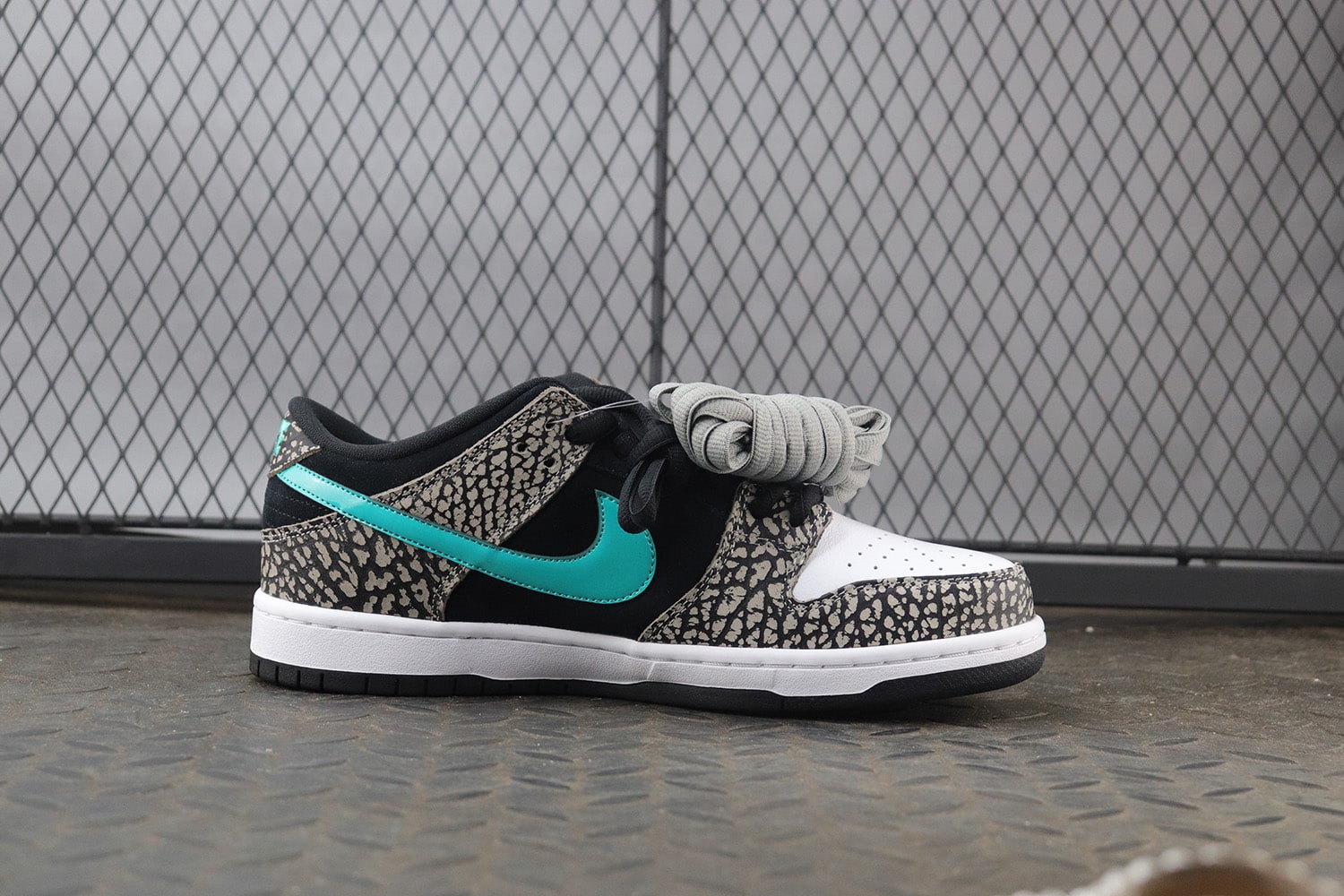 Nike SB Dunk Low Pro "Elephant" фото № 3