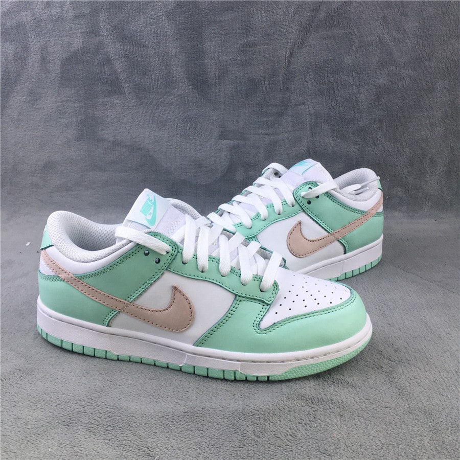 Nike SB Dunk Low SP "Green Tender Powder" фото № 2
