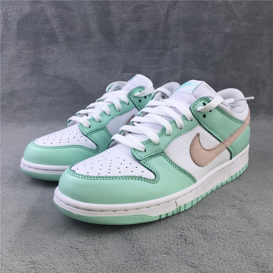 Nike SB Dunk Low SP "Green Tender Powder" фото № 5