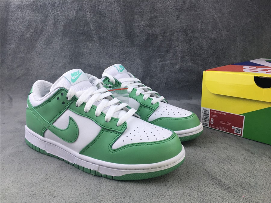 Nike Dunk Low "Green Glow" фото № 4