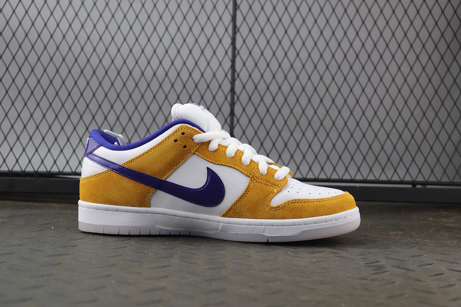 Nike SB Dunk Low "Laser Orange" фото № 3