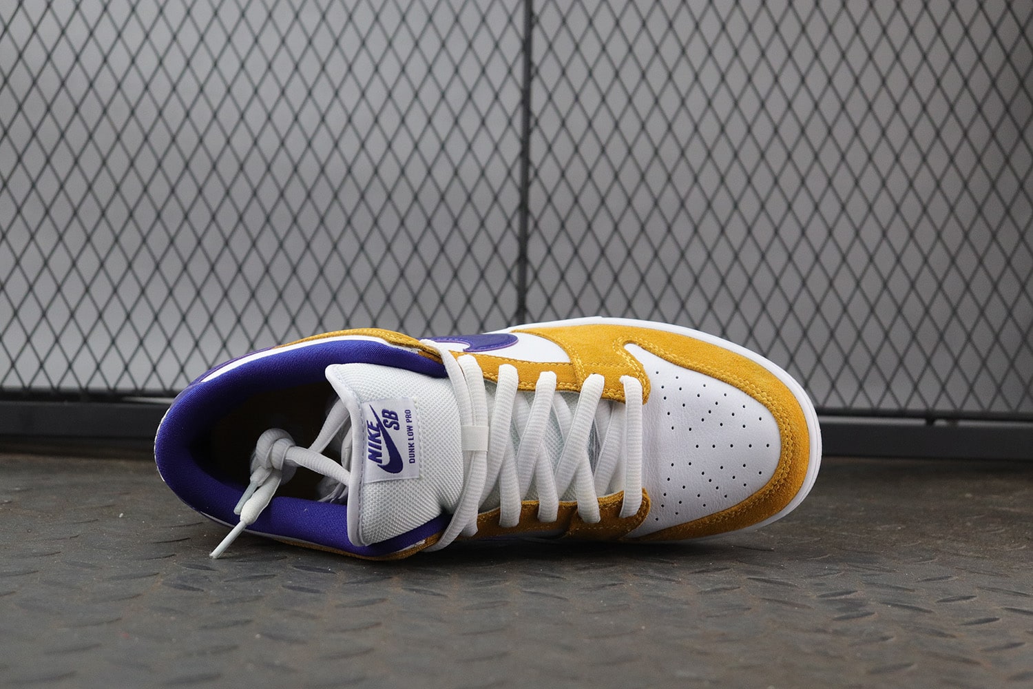 Nike SB Dunk Low "Laser Orange" фото № 4