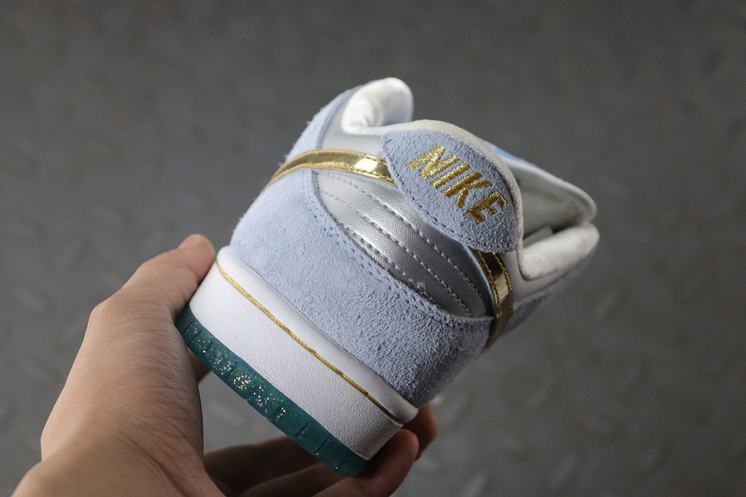 Sean Cliver x Nike SB Dunk Low "Light Blue/Lilac" фото № 6