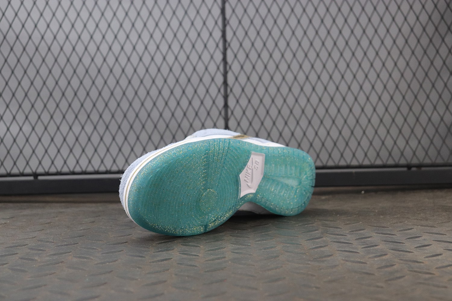 Sean Cliver x Nike SB Dunk Low "Light Blue/Lilac" фото № 7