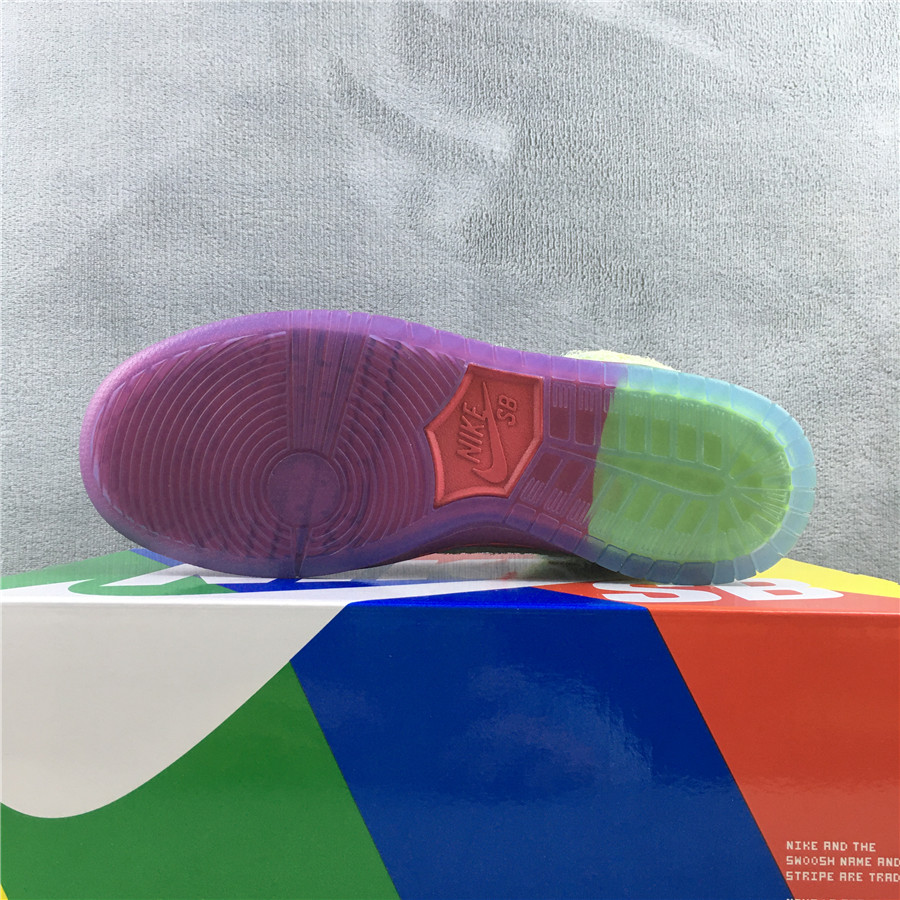 Nike Dunk High "Strawberry cough" фото № 5