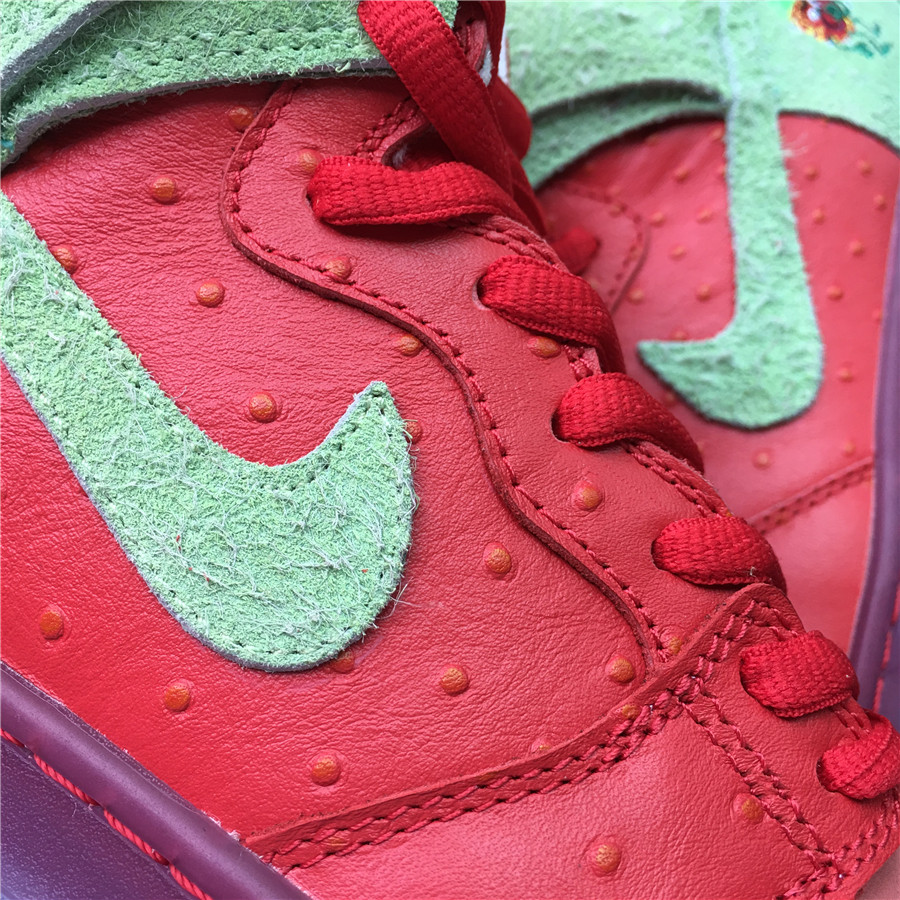 Nike Dunk High "Strawberry cough" фото № 7