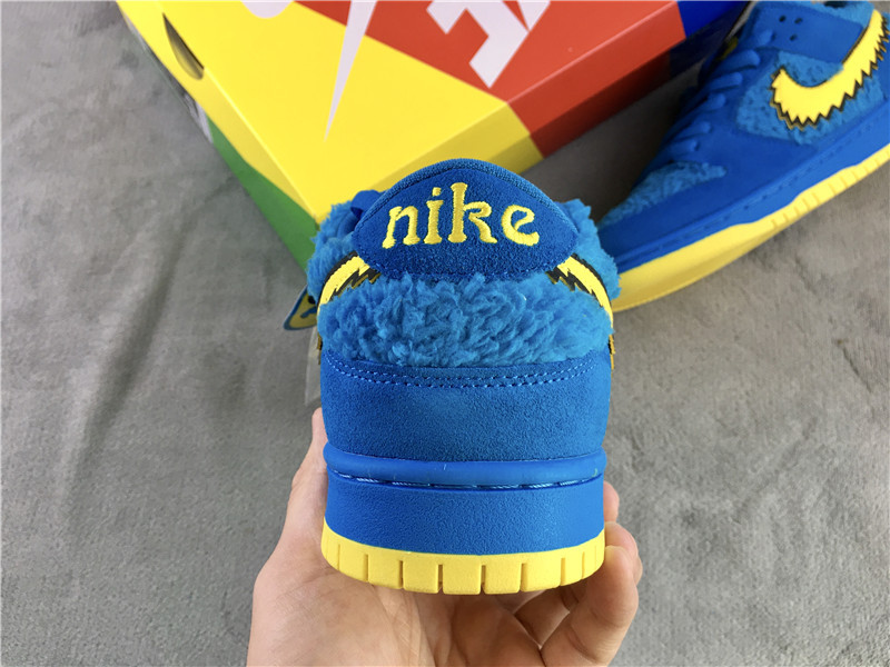 Grateful Dead x Nike SB Dunk Low "Blue Bear" фото № 3