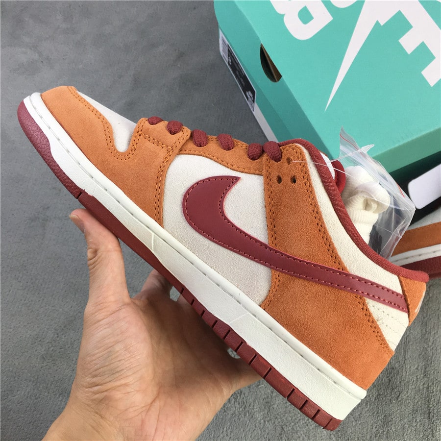 Nike SB Dunk Low Pro "Dark Russet Cedar" фото № 3