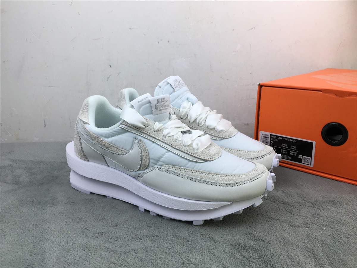 Sacai x Nike LDV Waffle "White Nylon" фото № 5