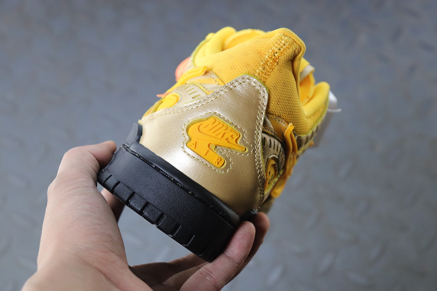 OFF-WHITE x Nike Air Rubber Dunk "Yellow" фото № 6