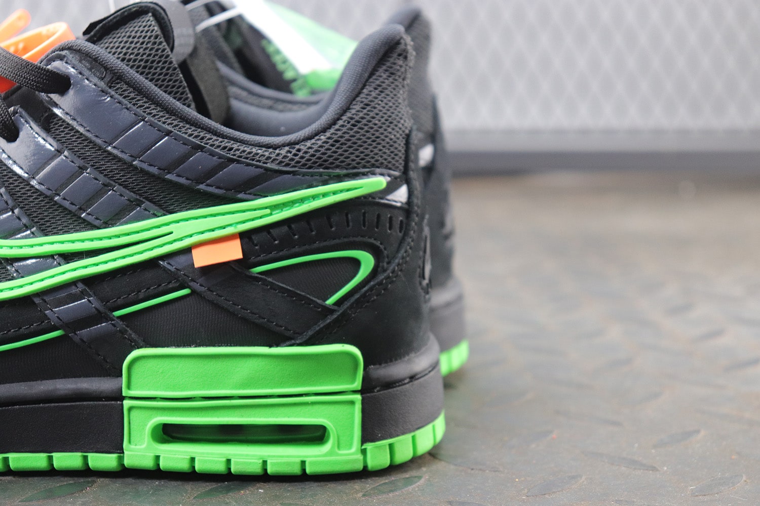 Off-White x Nike Air Rubber Dunk "Black" фото № 9