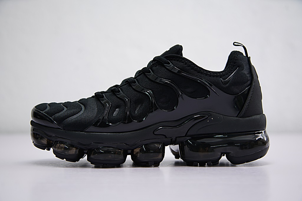 Nike Air vapormax plus "Triple black" фото № 2