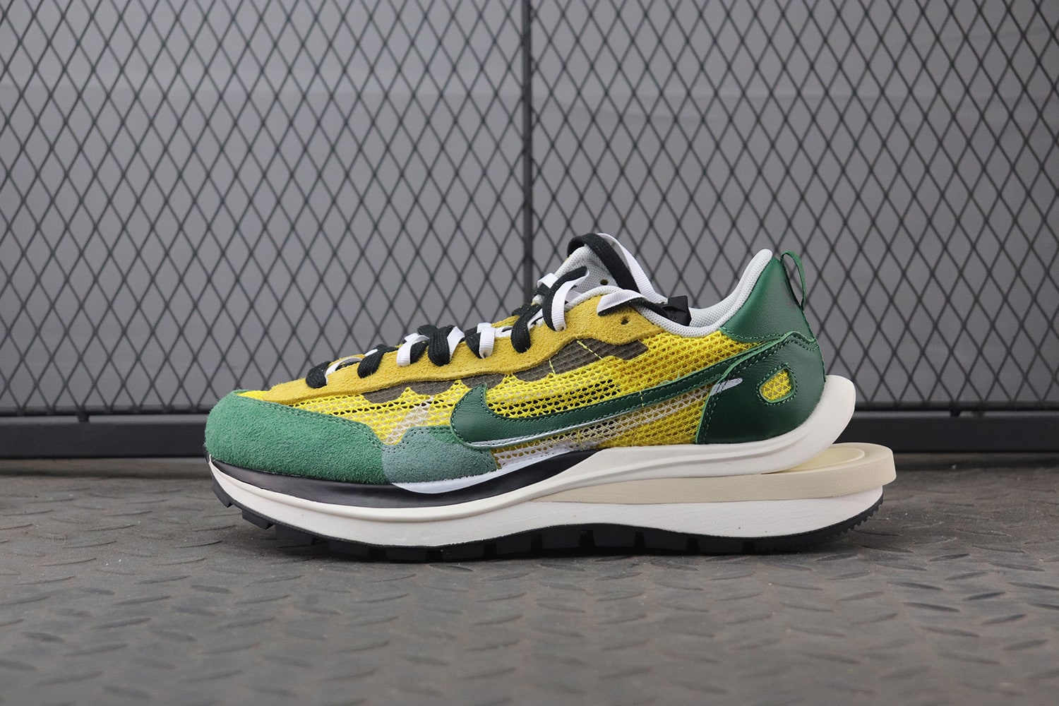 Sacai x Nike Vaporwaffle "Green" фото № 2