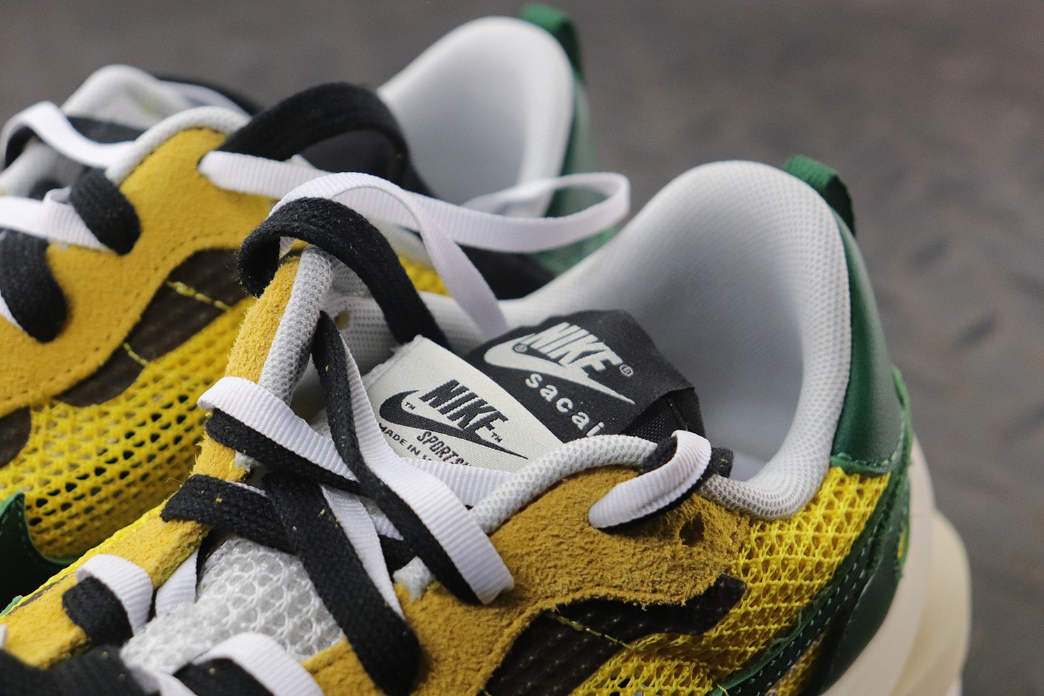 Sacai x Nike Vaporwaffle "Green" фото № 9