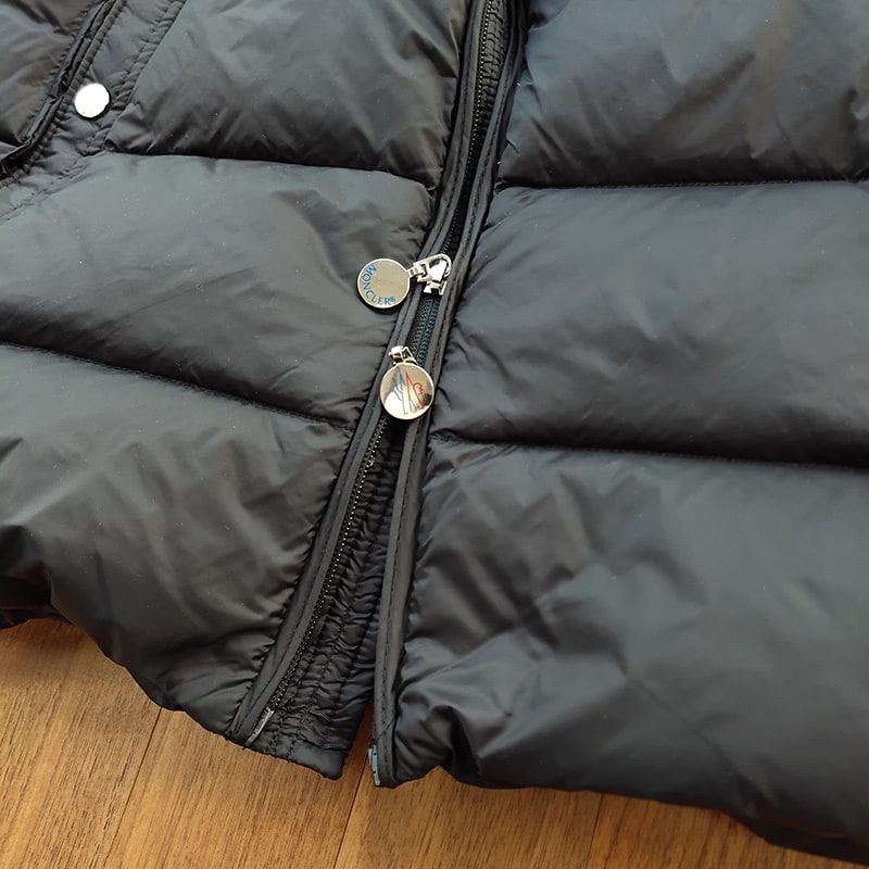 Пуховик Moncler Boucle Logo "Black" фото № 4