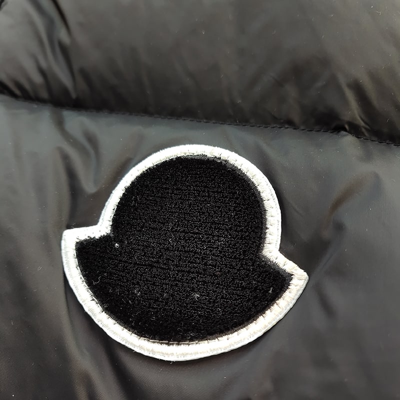 Пуховик Moncler Boucle Logo "Black" фото № 9