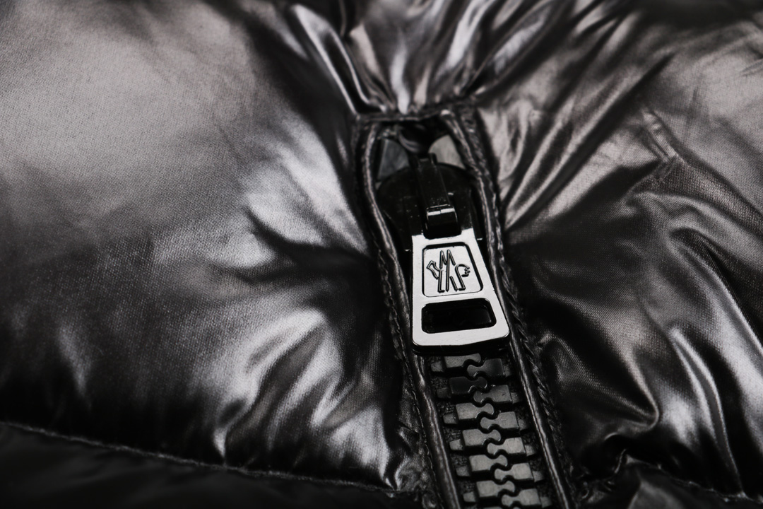 Пуховик Moncler Embroidery White Label "Black" фото № 8