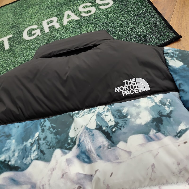 Пуховик The North Face Mountains "White/Black" фото № 8