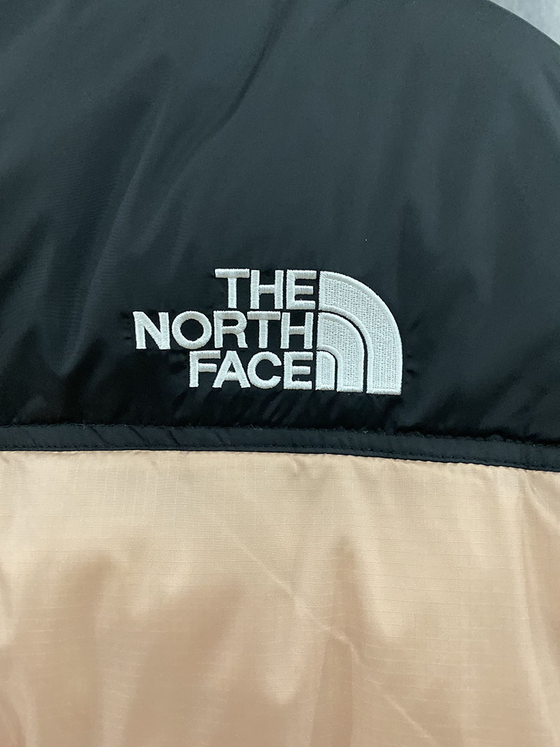 Пуховик The North Face Embroidery Logo 700 Nuptse "Beige" фото № 4