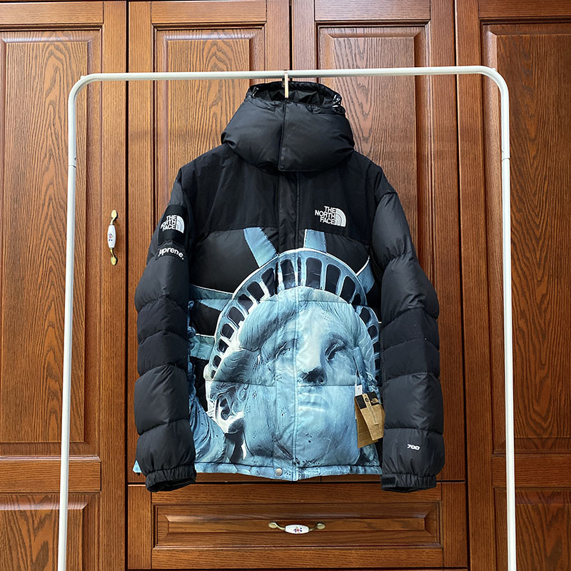 Пуховик Supreme x The North Face Statue of Liberty Baltoro Jacket "Black" фото № 2