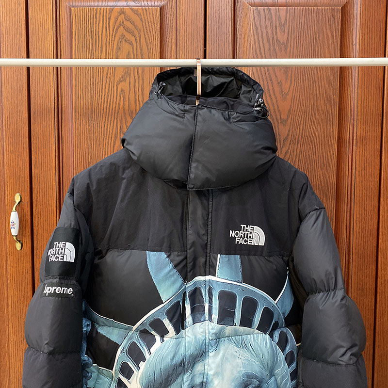 Пуховик Supreme x The North Face Statue of Liberty Baltoro Jacket "Black" фото № 3
