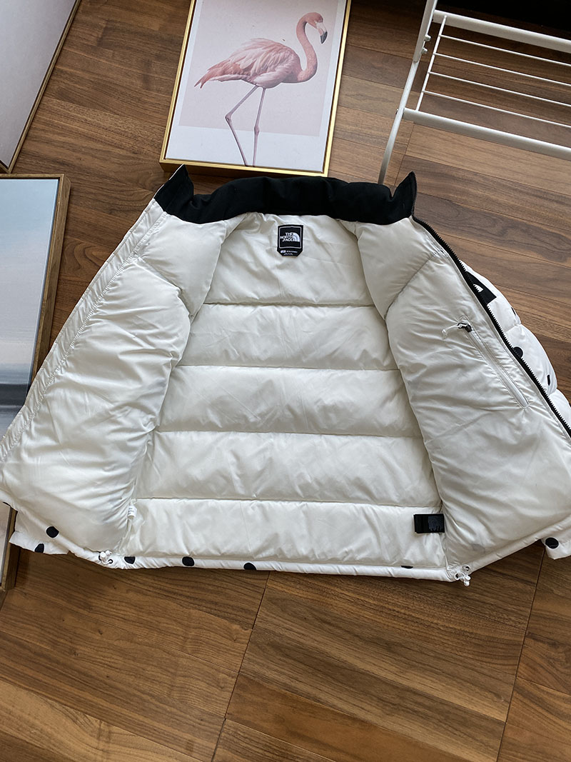 Пуховик The North Face Embroidery Label 700 "White" фото № 9