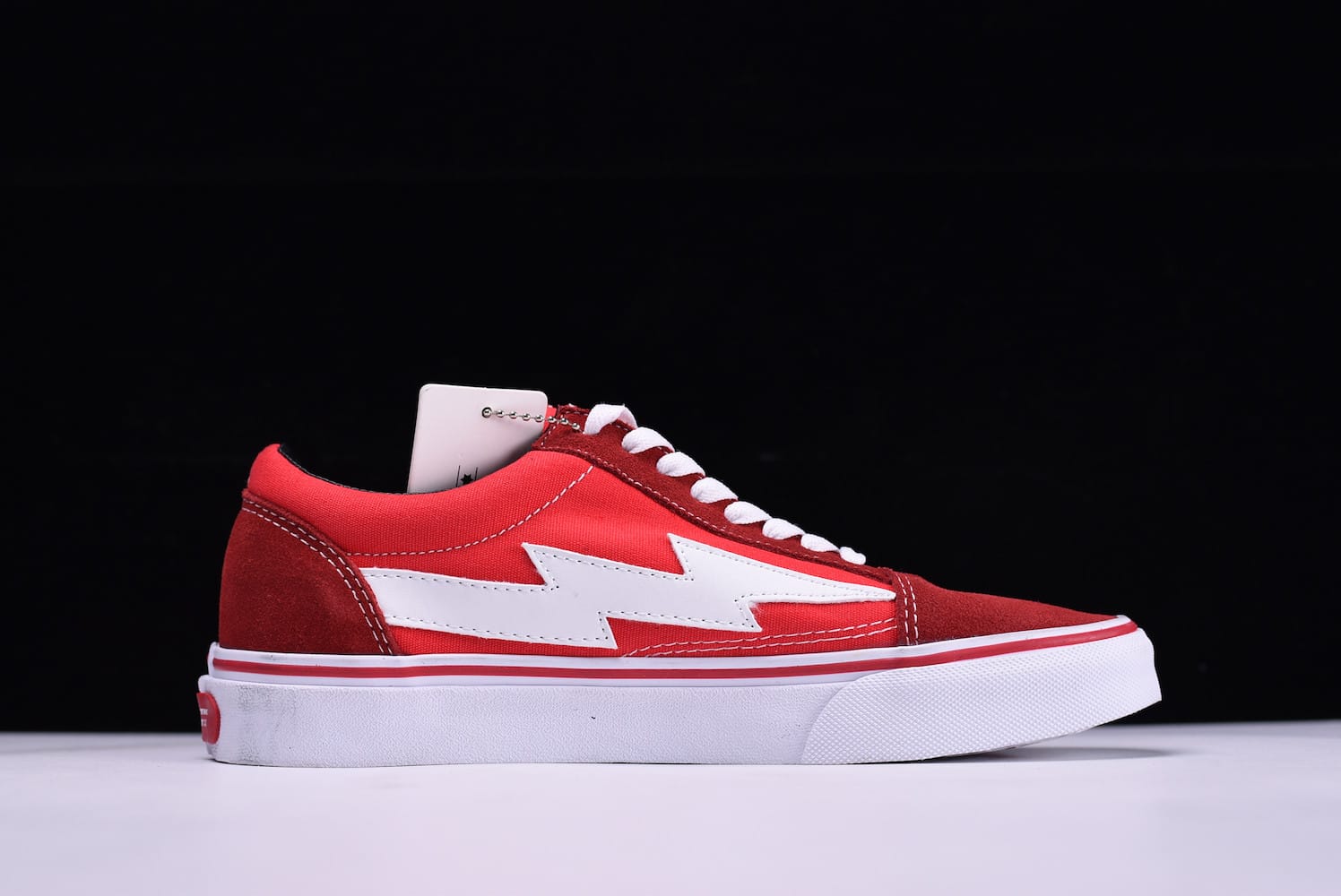 Revenge x Storm Pop-up Store "Red" фото № 3