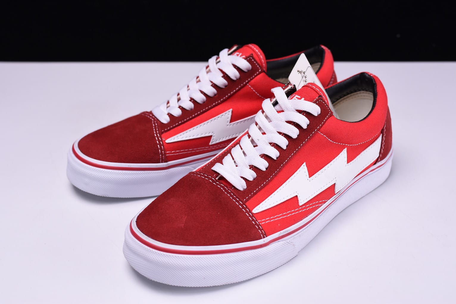Revenge x Storm Pop-up Store "Red" фото № 4