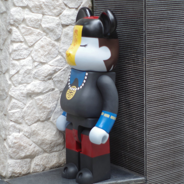 Игрушка BEARBRICK 1000% Chinese Zombie "Black/Blue" фото № 3