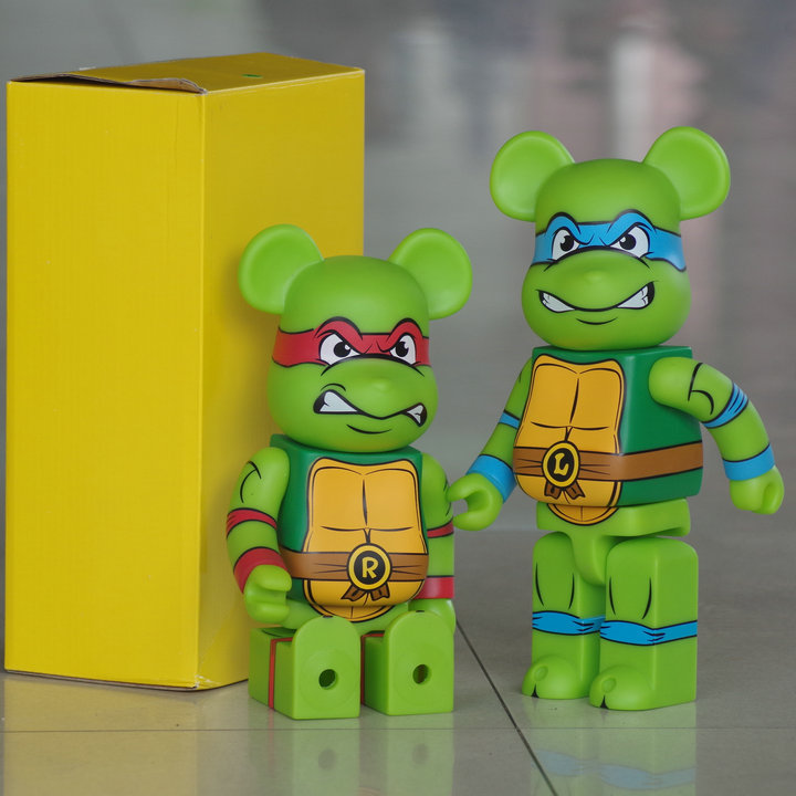 Игрушка BEARBRICK 400% Leonardo "Green" фото № 4